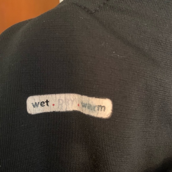 Lululemon Black V front and back tank - Picture 4 of 5